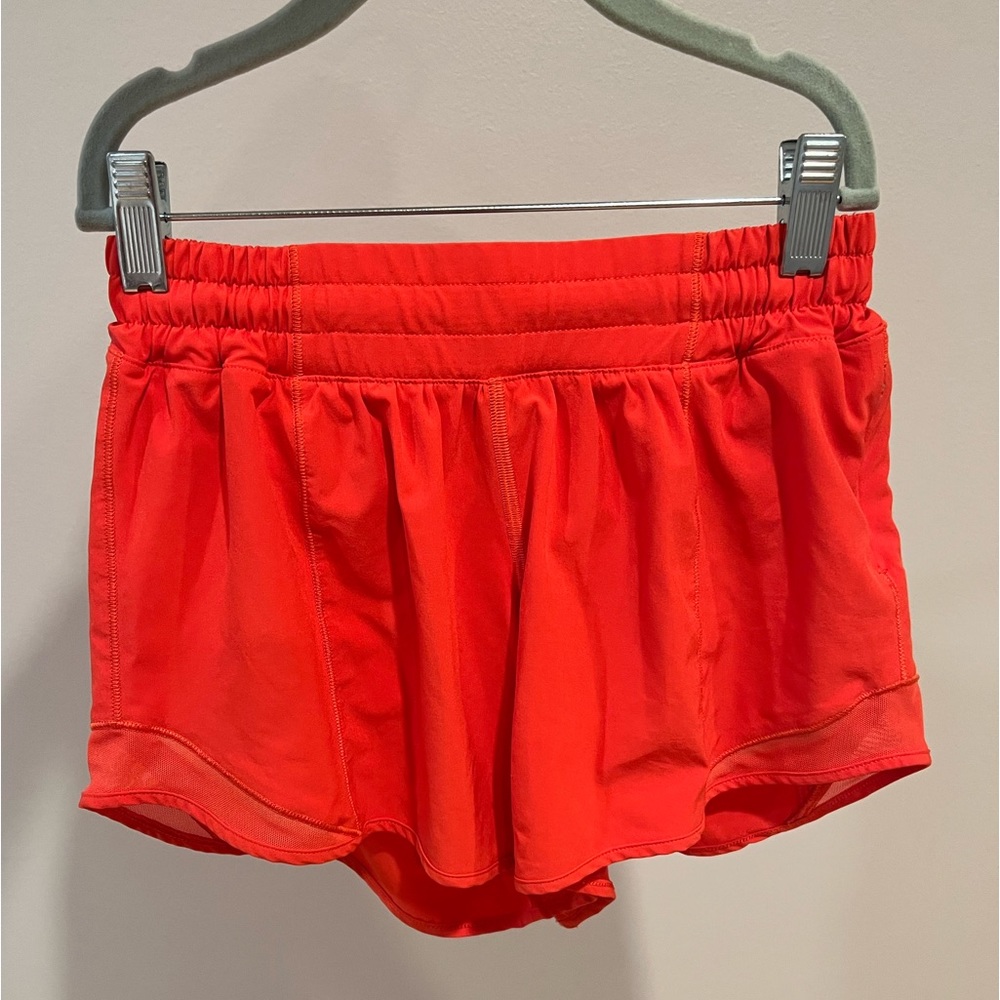 Lululemon Hotty Hot low rise 4.0 inch shorts size 4 BARELY WORN